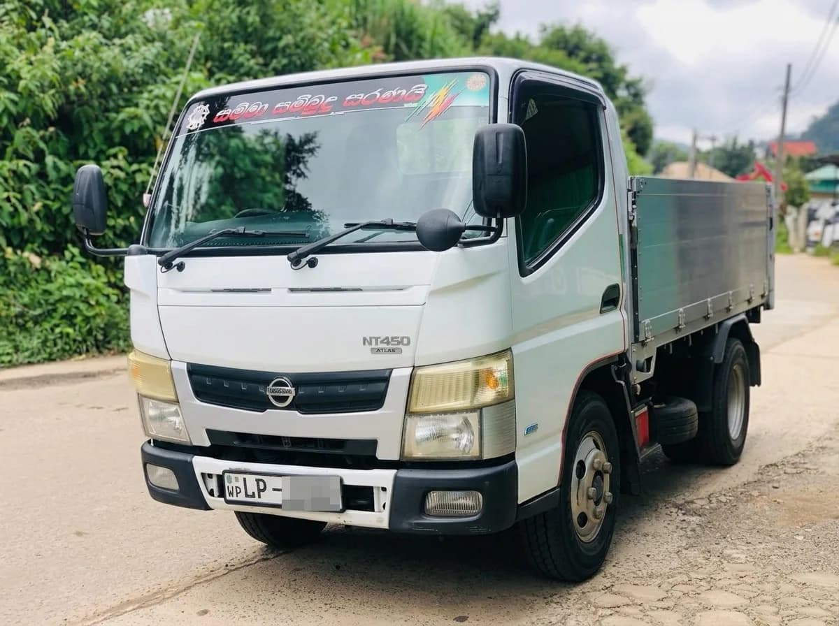 Nissan Atlas NT450 2014 diesel lorry