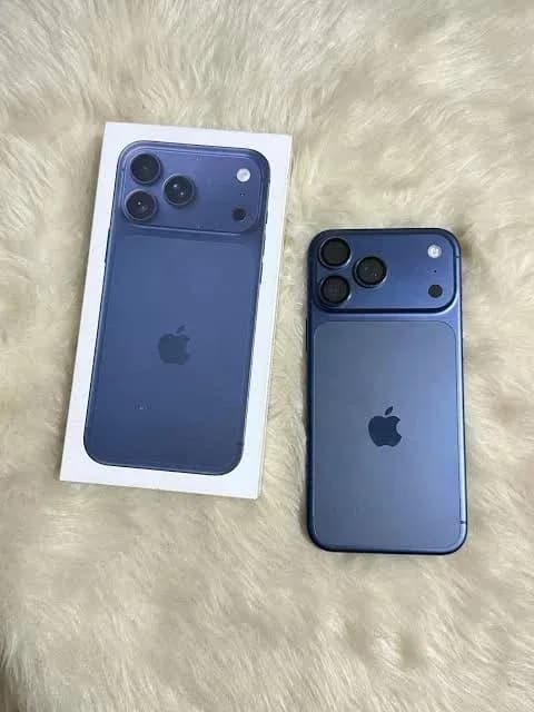 Apple iPhone 17 Pro Max 256GB, 1TB (100% Batt)